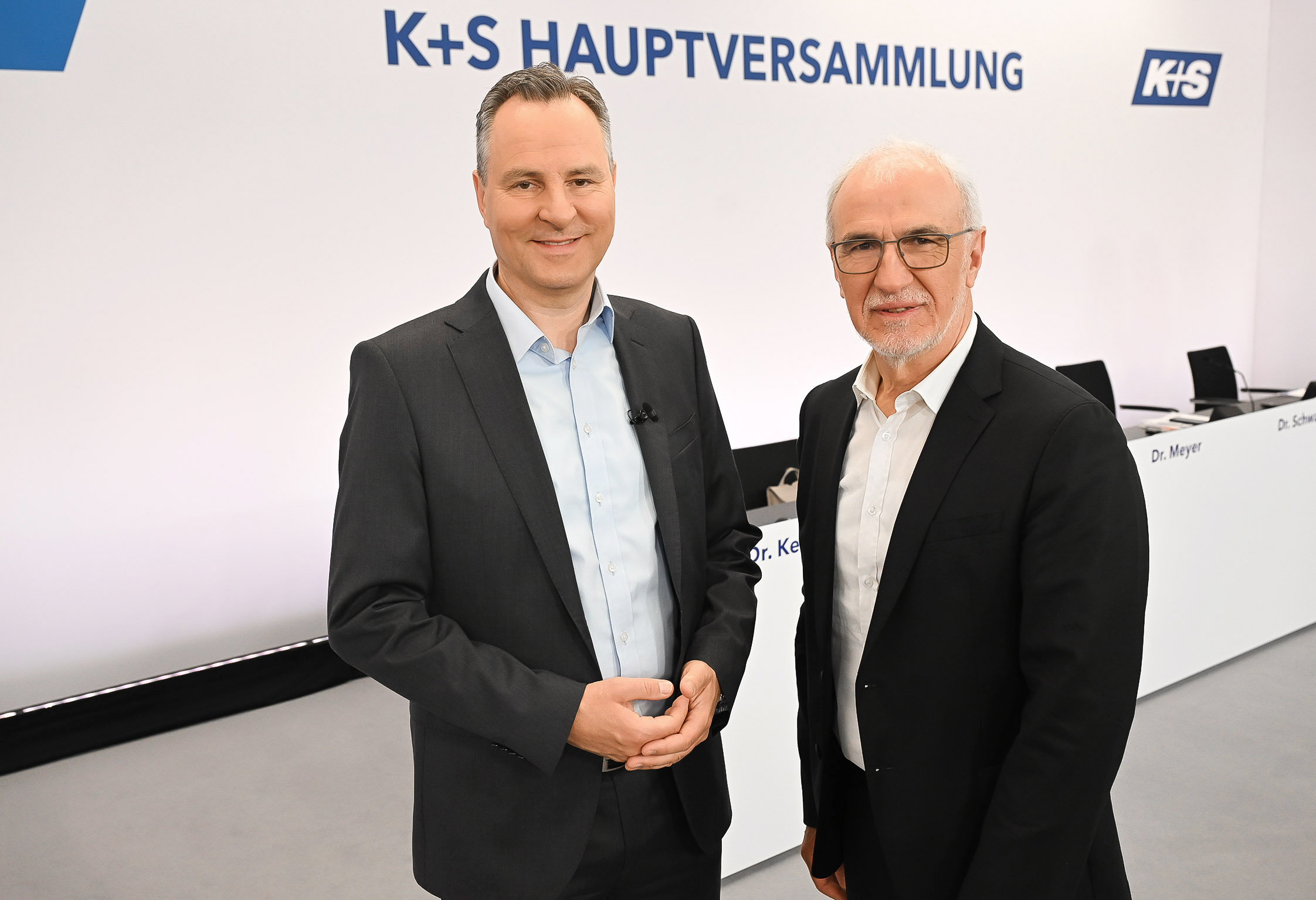Chairman of the Management Board and Chairman of the Supervisory Board in the event room