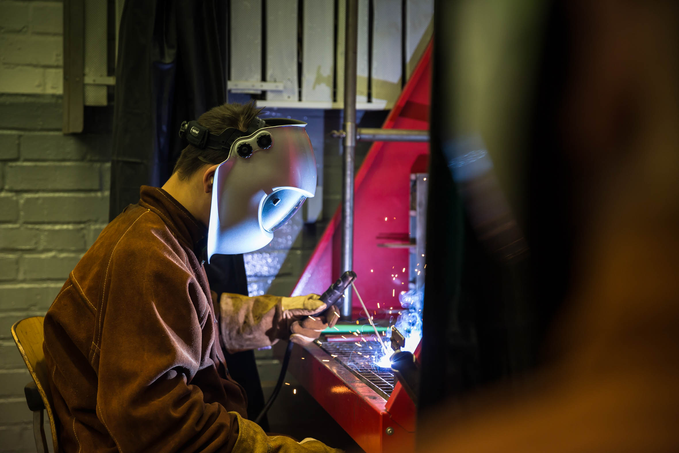 Azubi beim Schweißen in der Ausbildung zum Anlagenmechaniker
